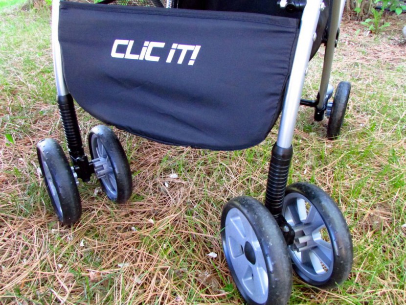 safety 1st clic it! - maneuverability performance was very good on smooth hard surfaces...