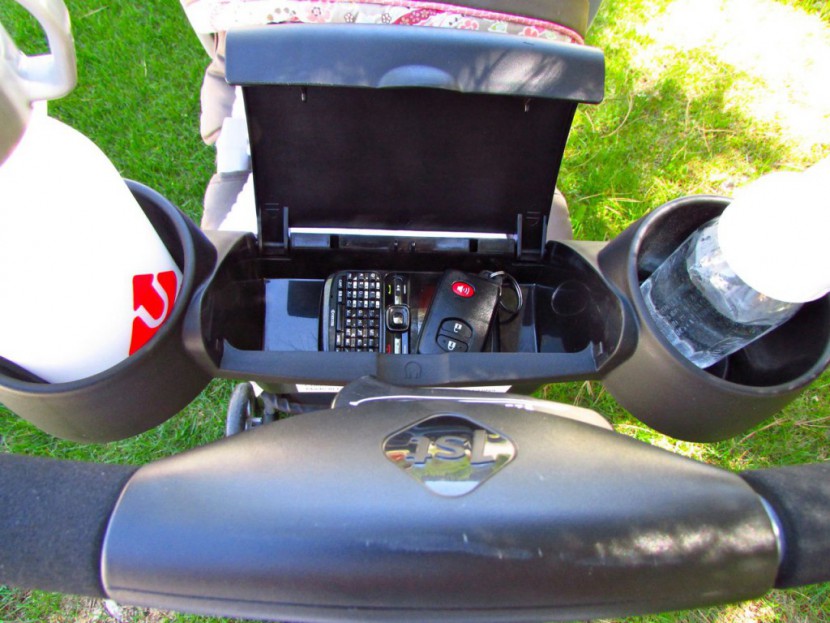 safety 1st clic it! - large parent compartment on the safety 1st