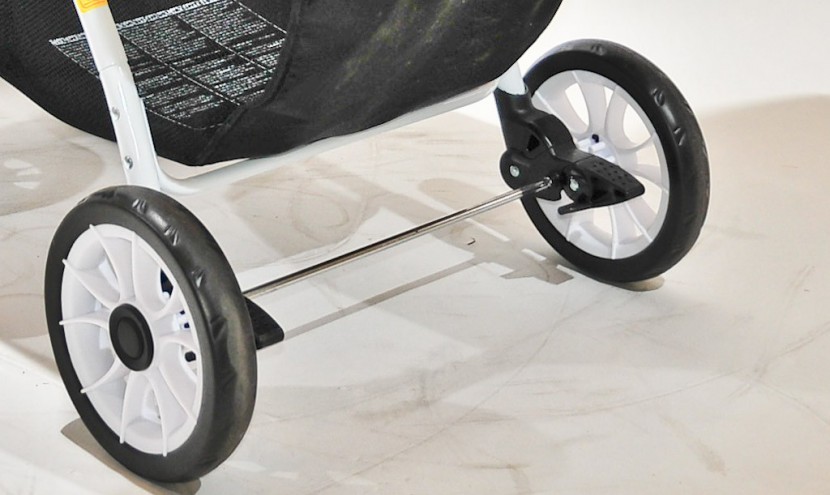 evenflo journey - black pedals on each wheel must be used to fully engage rear brakes.