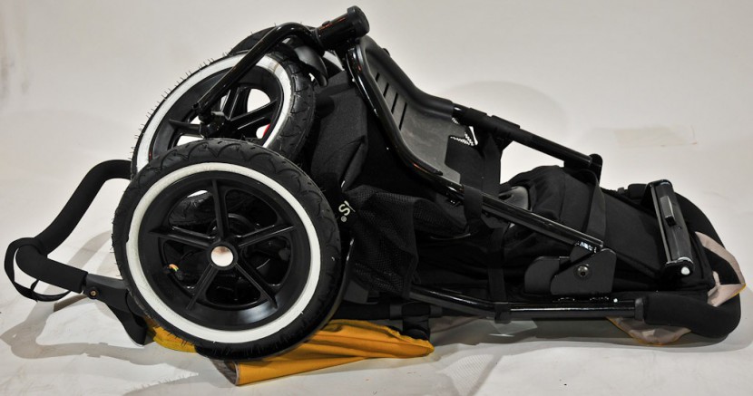 phil and teds navigator buggy - fully folded, it does not self stand