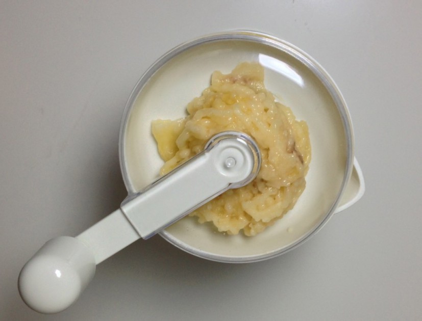 kidalog food mill grinder - here you can see how perfectly mashed the bananas turned out- just...