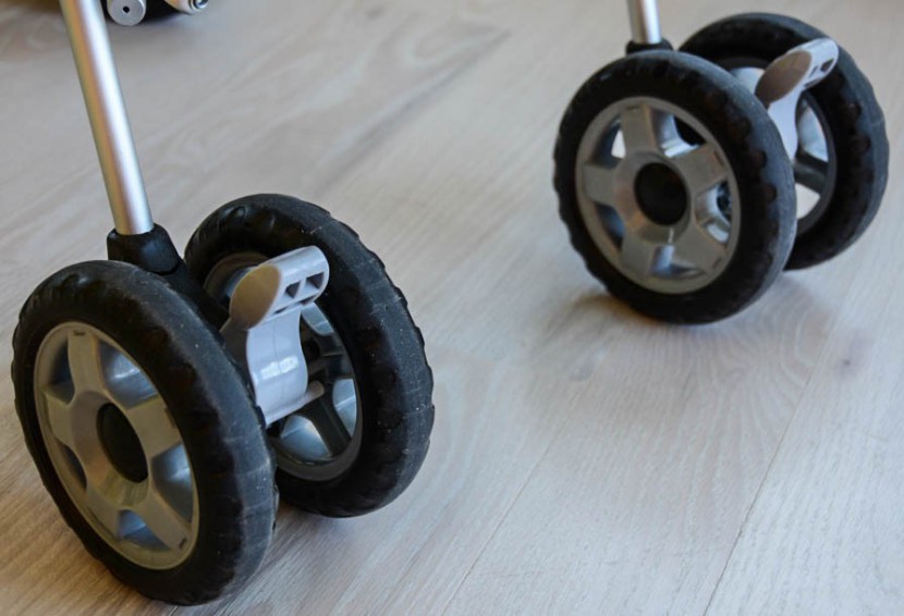 chicco capri c6 lightweight - the double brake on the chicco capri requires each side to be...