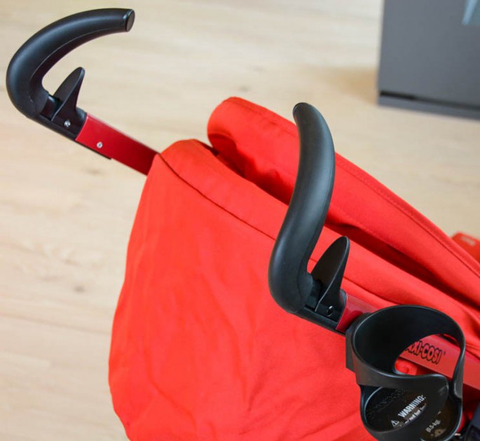 maxi-cosi kaia - unique hard plastic handles on the maxi curve in, offering a variety...