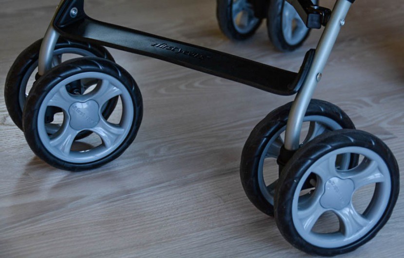 first years jet - the front wheels on the first years jet do not have a lock out...