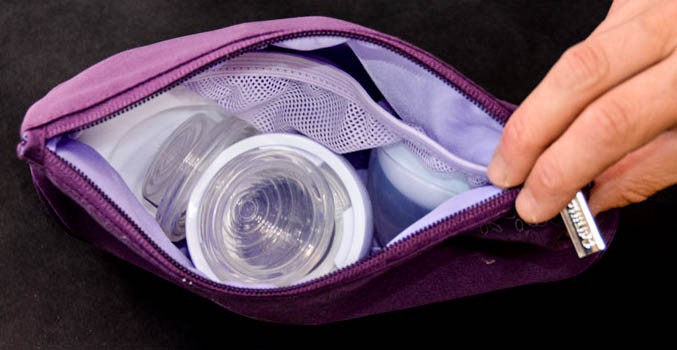 avent comfort double electric - we like the extra storage bag to keep some of the smaller components...