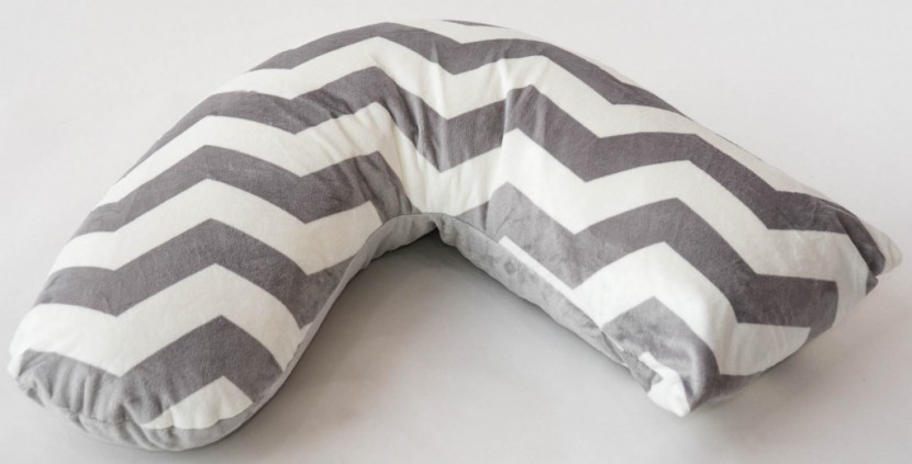 luna lullaby - the l shape of the lullaby makes it easy to put in place, but the...