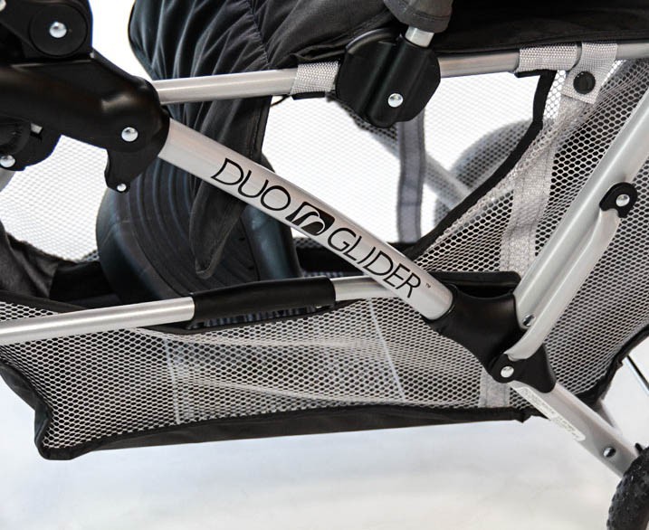 graco duo glider - the rear seat foot rest gets in the way of using the majority of the...