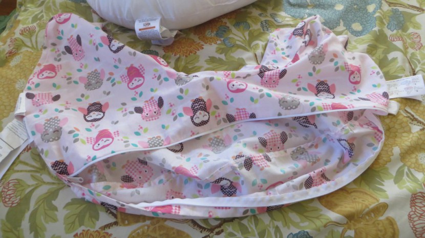 boppy bare naked - after washing, putting the boppy back together again takes no time...