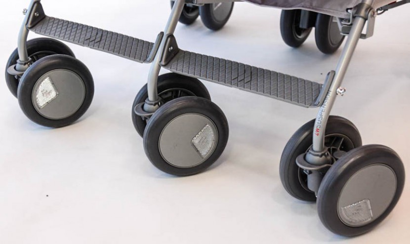 maclaren twin techno - the double wheel design is not the best for maneuverability.