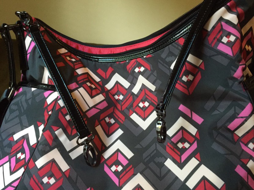 we loved the two long key clips featured on this bag.