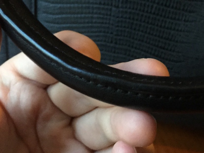 juno blu esalen - juno blu esalen's handle is well-stitched.