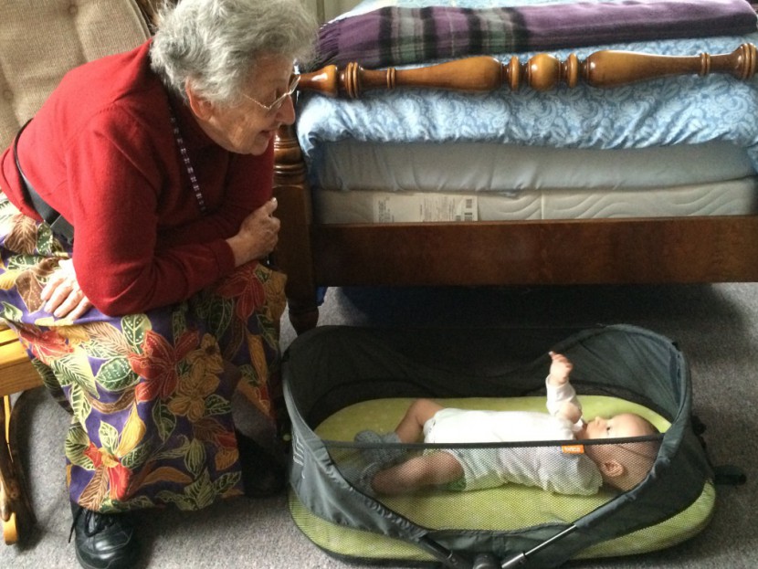 brica fold &#039;n go travel - the fold &#039;n go is a portable option for a parent who would like to...