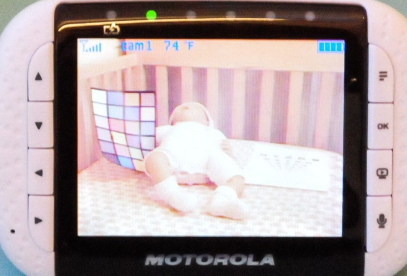 motorola digital video baby monitor - daytime video has true color with nice detail in baby&#039;s face