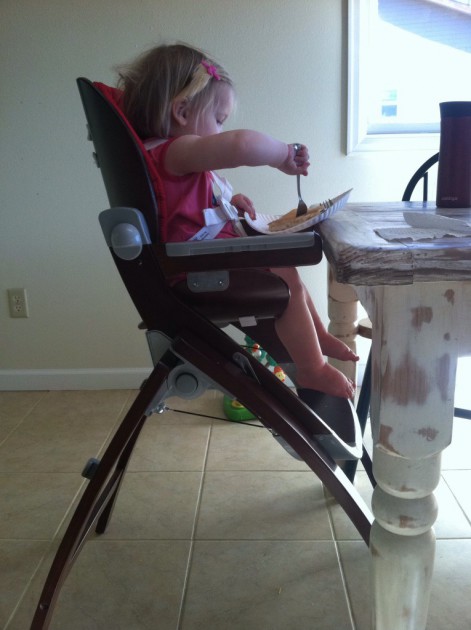 summer infant bentwood - baby struggling to eat at the dining table without the tray.  this...