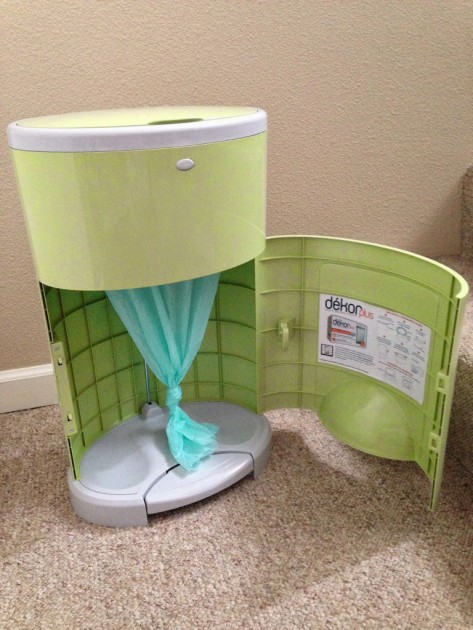 dekor plus - the dekor main compartment door locks when closed to prevent...