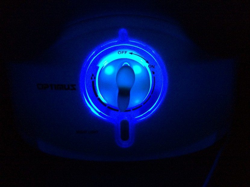 the optimus u-31002 has a night light that gives off a gentle glow...