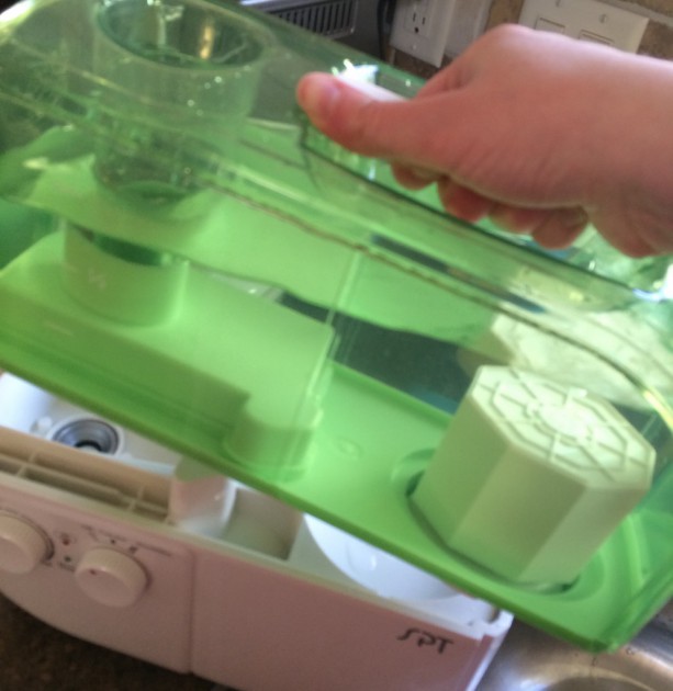 humidifier - including a handle in the design of the water tank on the sunpentown...