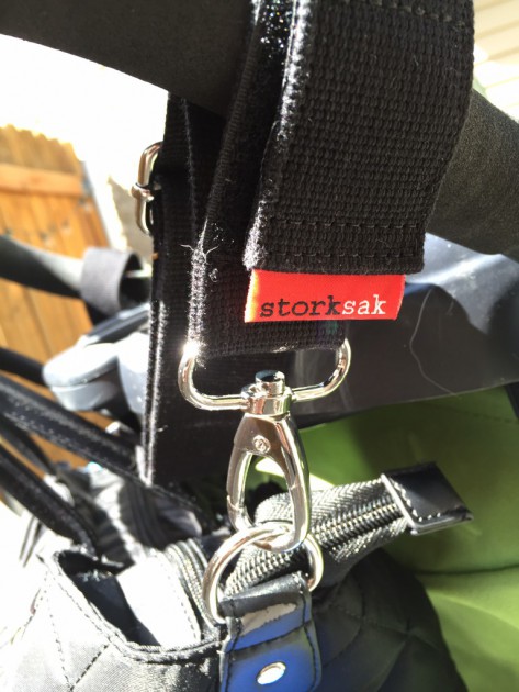 storksak bobby - closeup of the sturdy metal hardware on the bobby.