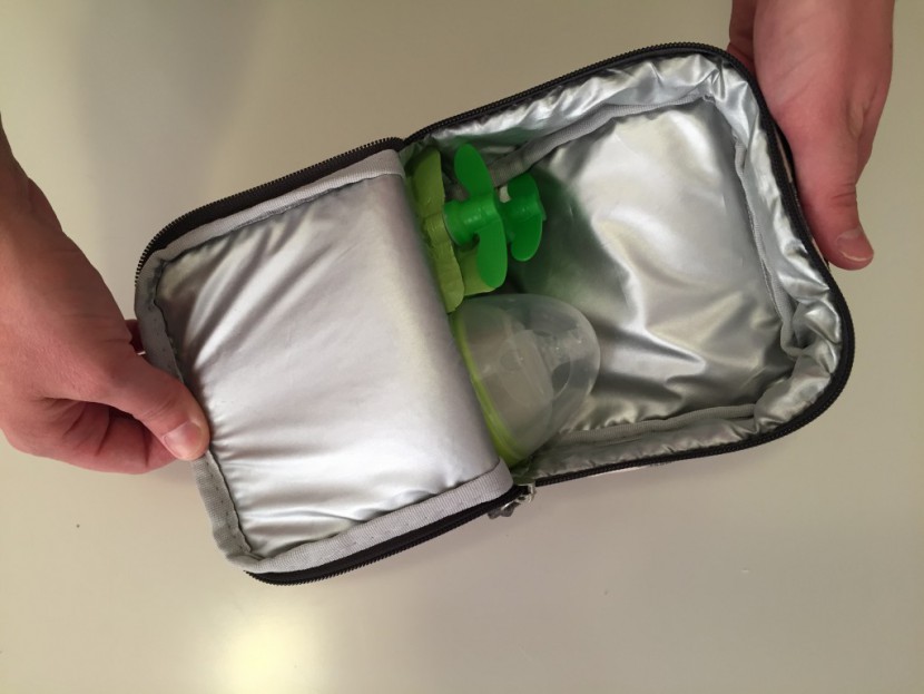 here you can see the included insulated bag in action.