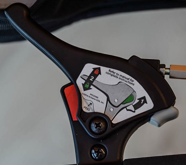 chicco tre - the deceleration hand brake doesn't actually slow the stroller down...