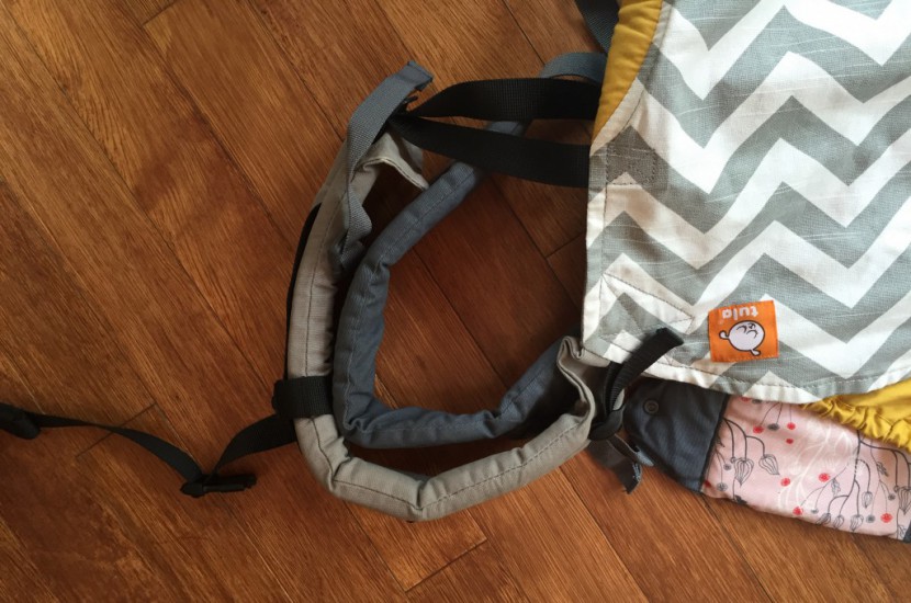shoulder strap comparison: tula ergonomic baby is on the outside...
