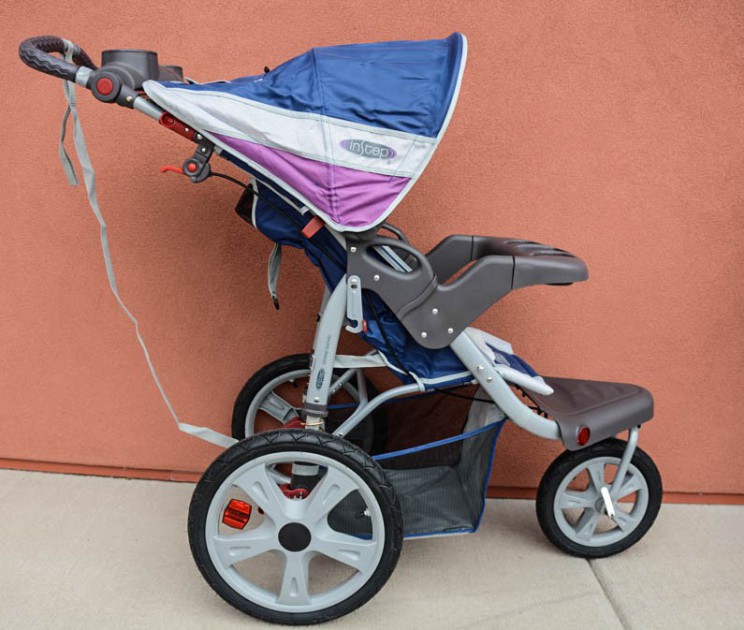 instep grand safari - the grand safari is a locking swivel wheel stroller made by instep