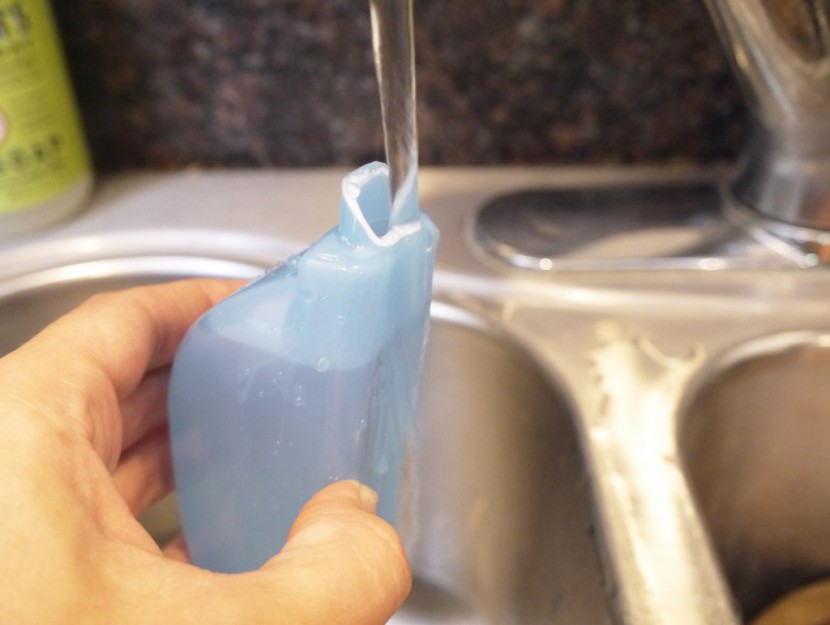 the water chamber of the dr. brown's fills easily at the sink, but...
