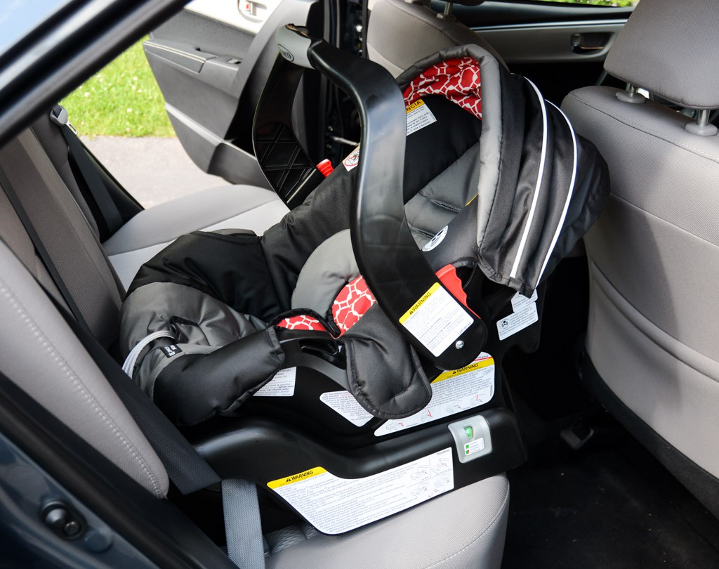 graco snugride classic connect 30 infant car seat review - the graco 30 doesn&#039;t have a belt lock off