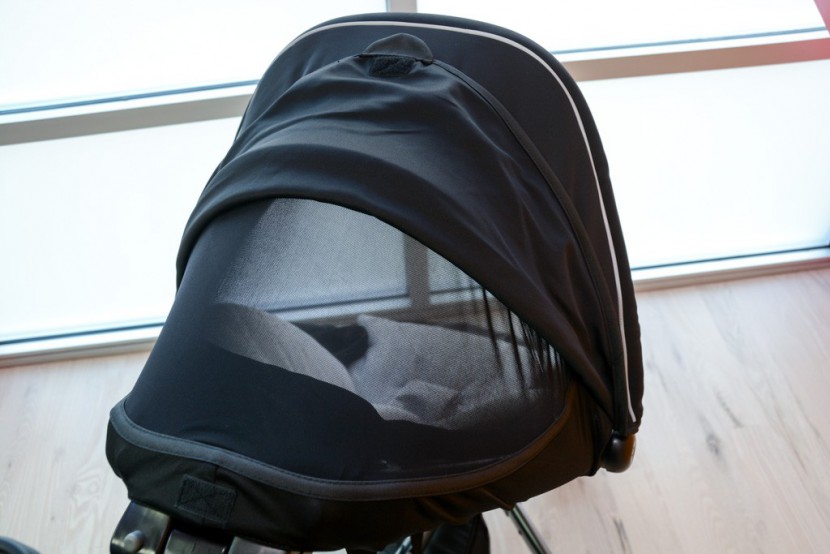 4moms origami - opening the zippered ventilation on the origami makes the canopy...