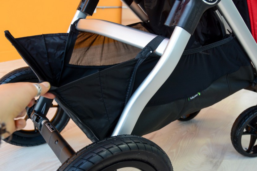 baby jogger city select - the back of the select storage basket pulls out slightly to help...