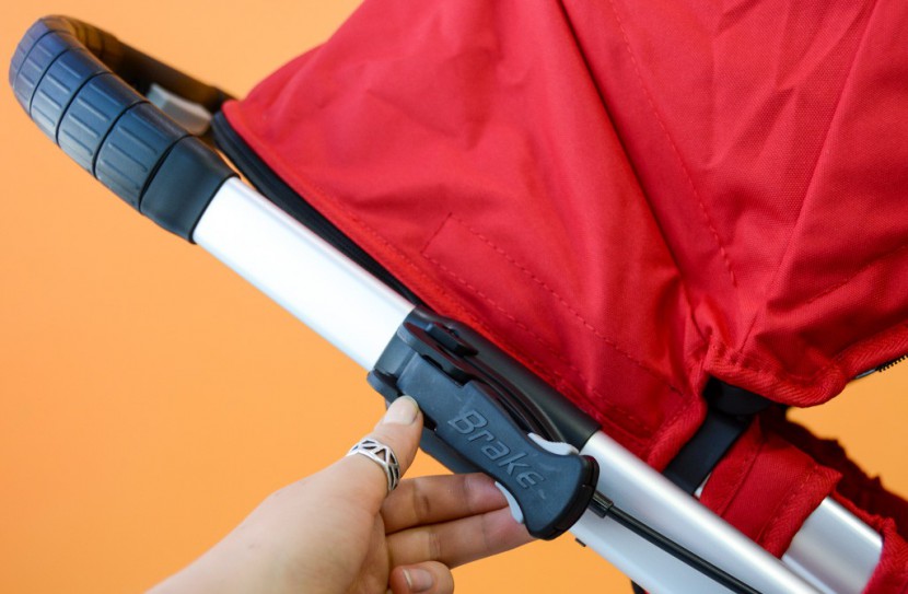 baby jogger city select - the select has a handbrake located on the right side of the frame...