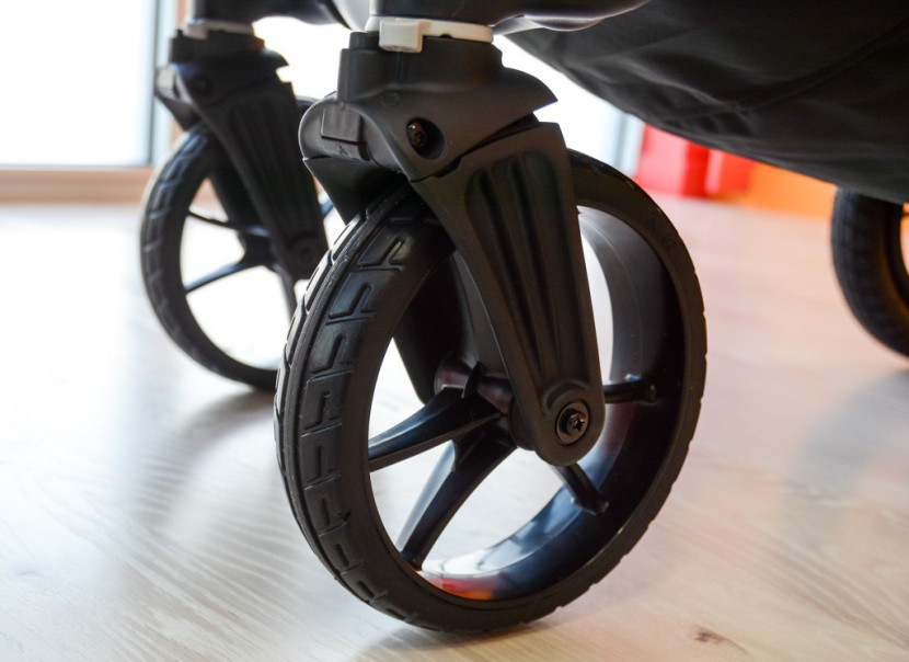 baby jogger city select - the wheels on the select are foam filled rubber.
