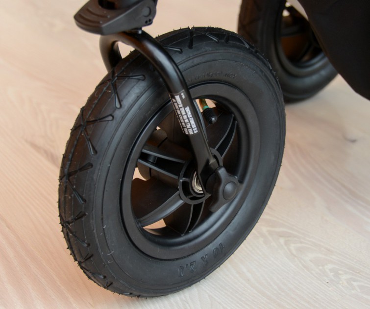 mountain buggy swift - the swift scored well for maneuverability thanks in large part to...