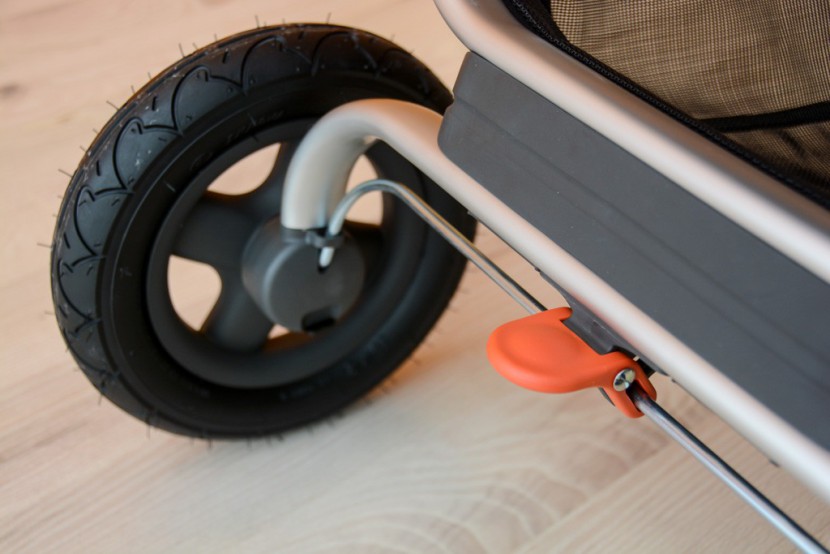 stokke scoot - the brakes on the scoot are easy to use, even if they aren't sandal...