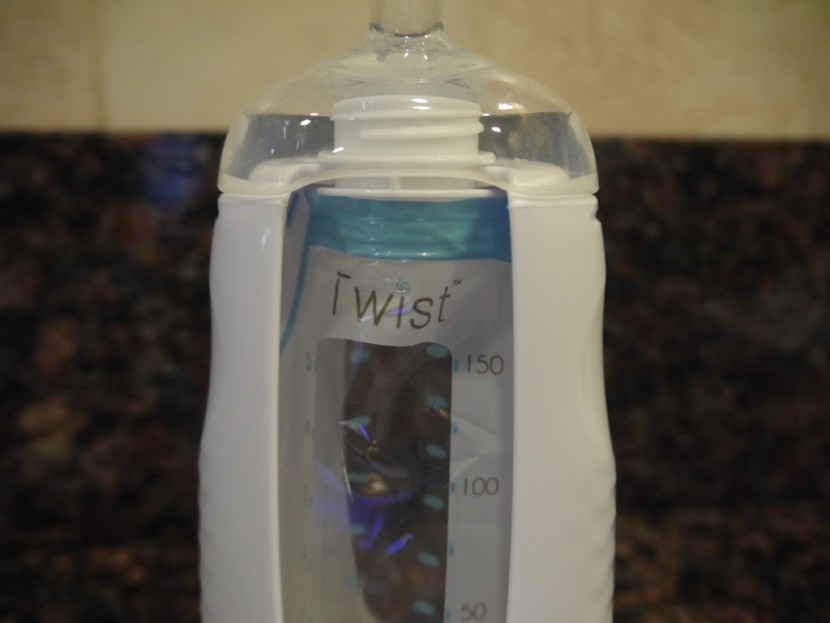 kiinde squeeze - the volume markings for the kiinde are located on the pouch. this...