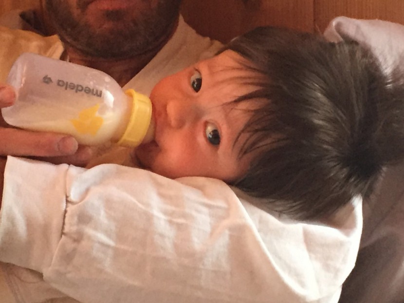 medela breastmilk - 3.5-month-old, 14-pound baby boy testing the medela breastmilk...