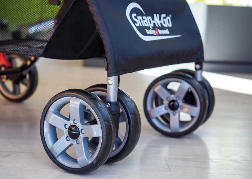 baby trend snap-n-go ex universal - the double plastic front wheel design on the baby trend make it...