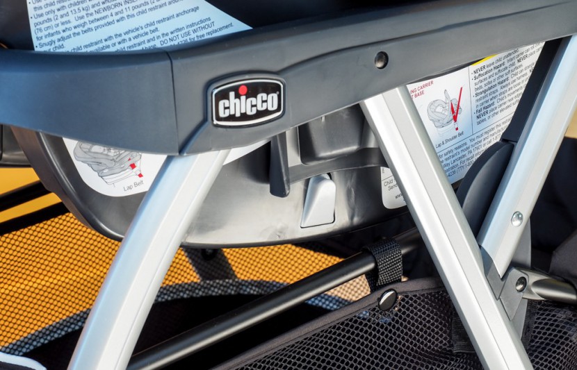 chicco keyfit caddy - the bottom of the keyfit 30 infant car seat clicks onto the chicco...