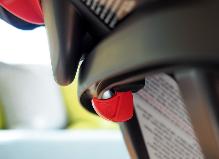 graco snugrider elite - the click connect 35 attaches to the snugrider in the same manner it...