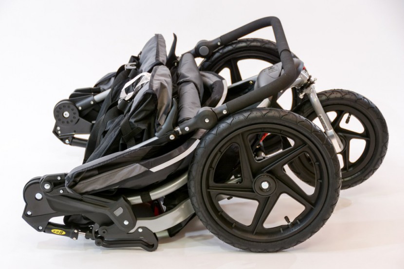 how to close a bob double stroller