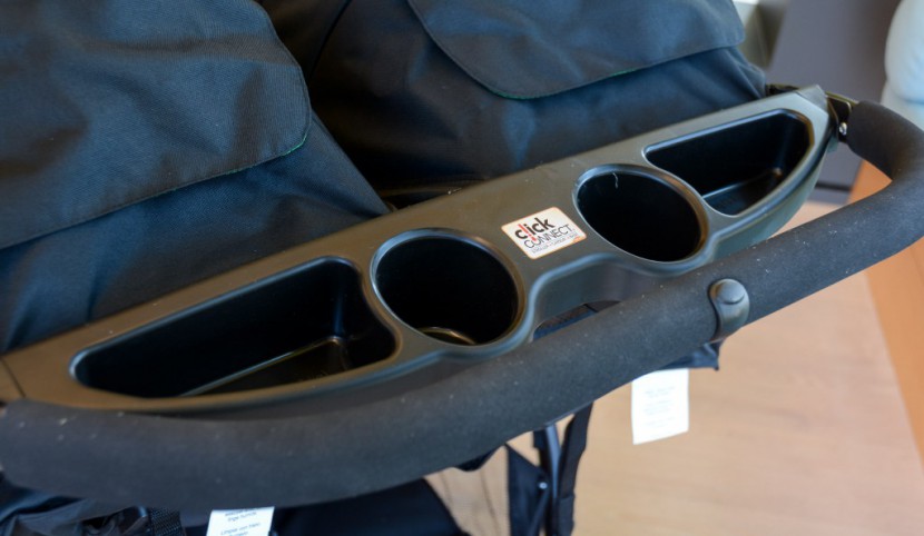 graco fastaction fold duo - the dual cup holders and storage trays on the duo are a nice touch...