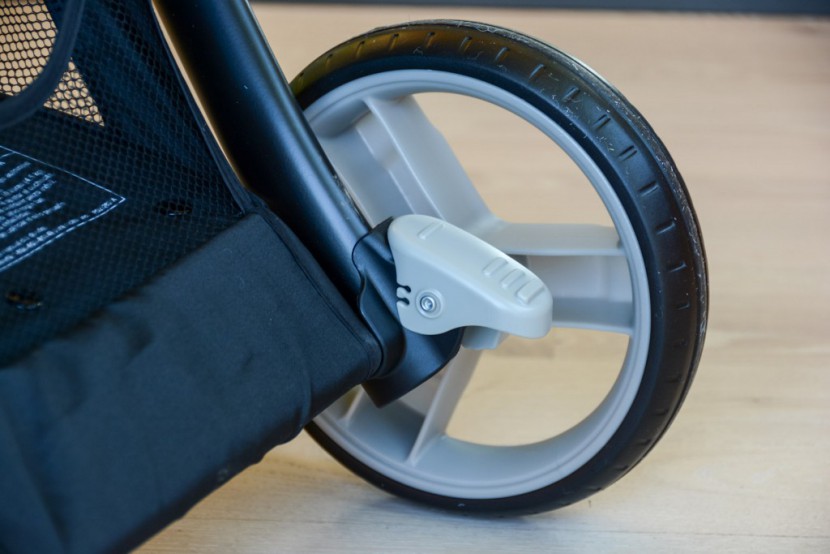 graco fastaction fold duo - the brakes on the graco duo are double action style which means an...