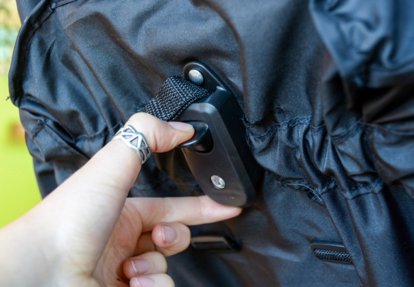 graco fastaction fold duo - the recline on the graco duo can be operated with one hand.