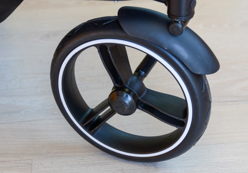 phil and teds dot - the dot has a single front wheel which helps improve...