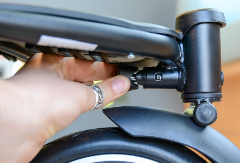 phil and teds dot - the front wheel on the dot can be locked in place to help negotiate...