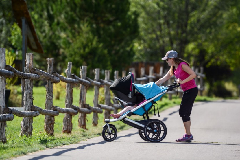 double stroller - the thule urban glide 2 is a versatile double side-by-side that...