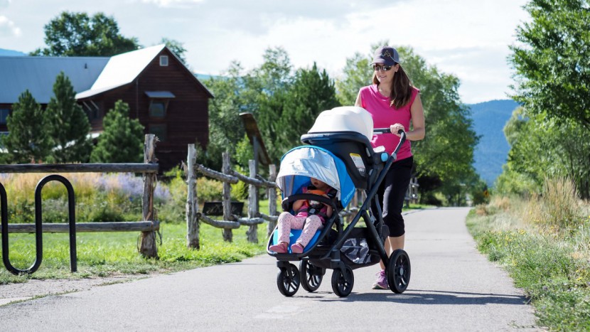 double stroller - the uppababy vista impresses in both form and function.