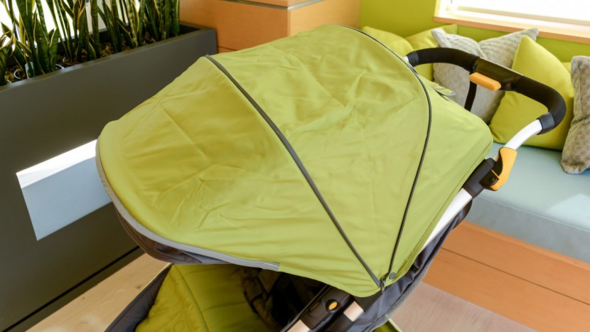 the canopy on the burley looks smaller, but covers the same amount...