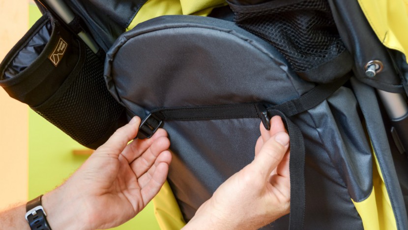 mountain buggy terrain - the recline adjustment on the terrain requires two hands and isn't...