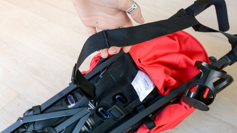 inglesina net - the inglesina net is lightweight and easy to carry with a handy...